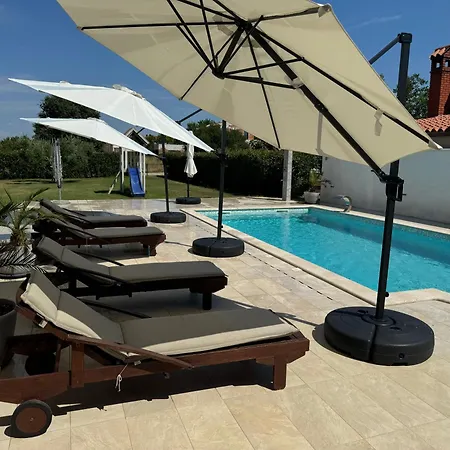 Valdebek With Pool * Pula