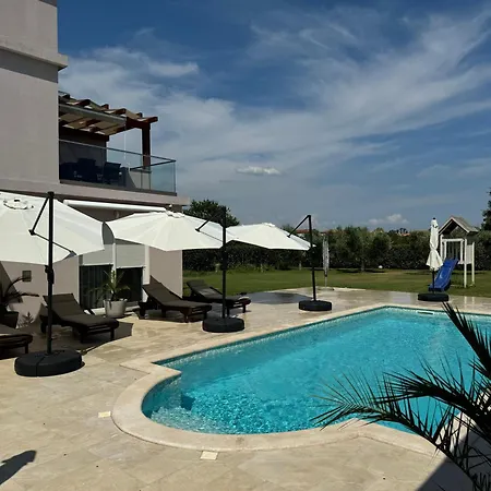 Valdebek With Pool * Pula