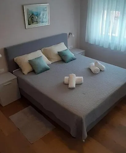 Valdebek With Pool * Pula